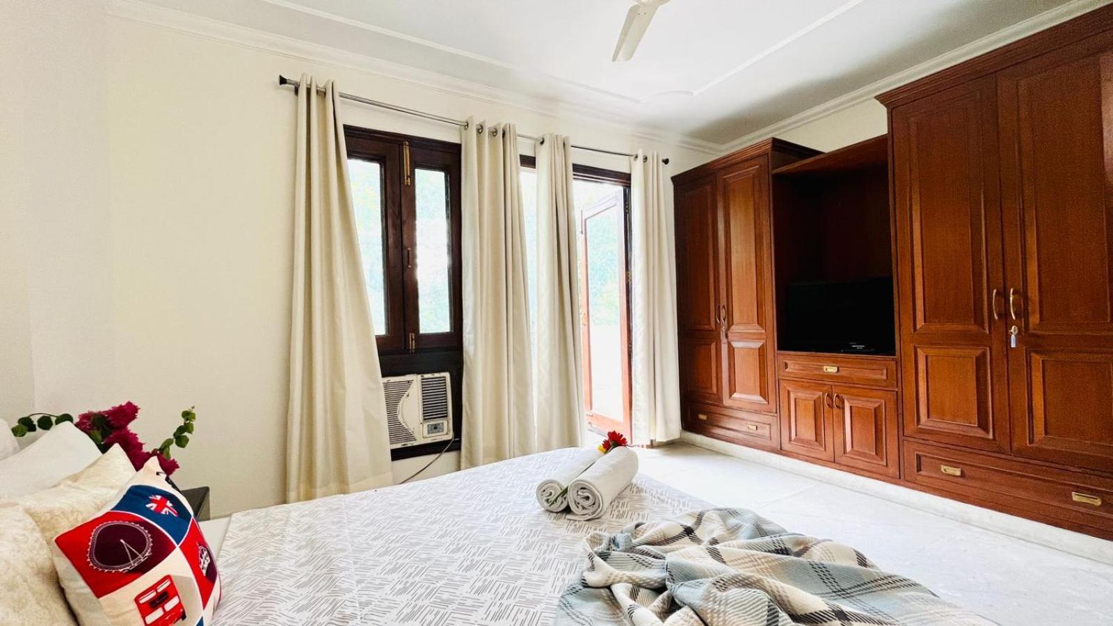 Olive Serviced Apartments - Defence Colony New Delhi Rom bilde